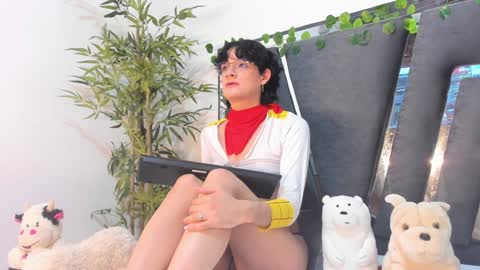 Snapshot of black_rose02 chatting on 01/31/25, 02:39 B L A C K R O S E online show from 01/31/25, 02:39