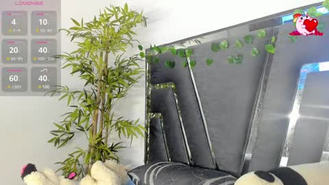 Snapshot of black_rose02 chatting on 02/07/25, 11:34 B L A C K R O S E online show from 02/07/25, 11:34