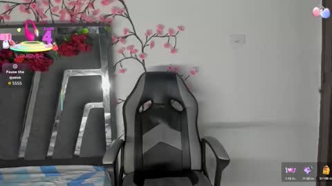 Snapshot of black_rose02 chatting on 10/13/25, 11:32 B L A C K R O S E online show from 10/13/25, 11:32