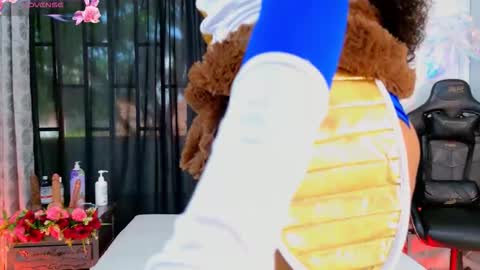 Tifany online show from 10/31/25, 01:23