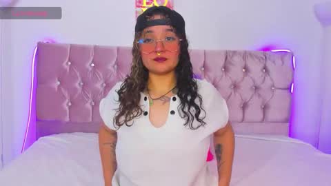 Snapshot of black_tara chatting on 02/18/26, 01:56 Tara online show from 02/18/26, 01:56