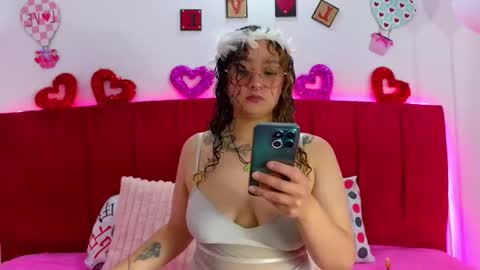 Snapshot of black_tara chatting on 02/24/26, 02:20 Tara online show from 02/24/26, 02:20