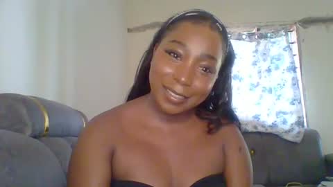 Snapshot of black_umbre chatting on 06/13/26, 11:30 Dee online show from 06/13/26, 11:30