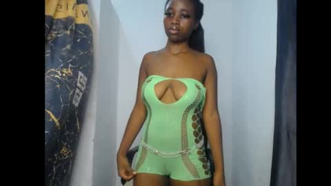 lela online show from 05/01/26, 06:12