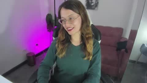 Sophie online show from 12/17/25, 11:44