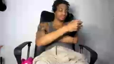 Snapshot of blackbulltitus chatting on 07/04/26, 02:40 BlackBullTitus online show from 07/04/26, 02:40