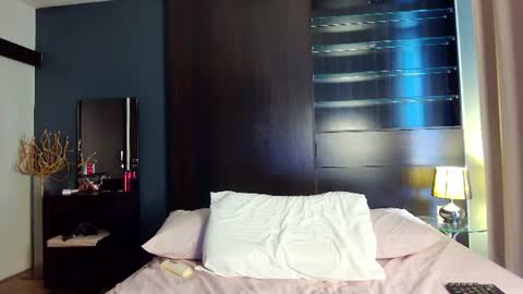 Snapshot of blackd0ll chatting on 06/25/26, 06:07 Angye online show from 06/25/26, 06:07