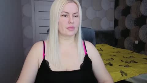 Snapshot of blackeyes11 chatting on 10/23/25, 02:00 blackeyes11 online show from 10/23/25, 02:00