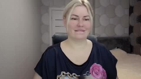 Snapshot of blackeyes11 chatting on 11/20/25, 11:48 blackeyes11 online show from 11/20/25, 11:48