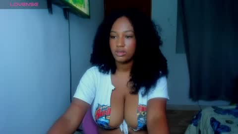 Snapshot of blackitybae chatting on 06/19/26, 11:47 Shophie White online show from 06/19/26, 11:47