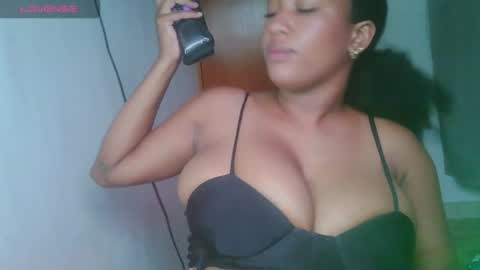 Snapshot of blackitybae chatting on 06/25/26, 11:59 Shophie White online show from 06/25/26, 11:59