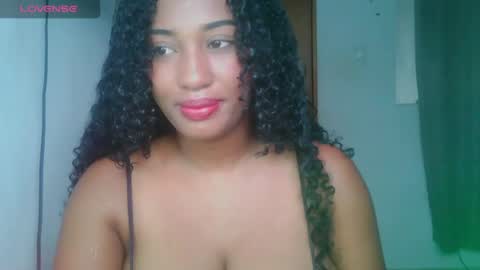 Snapshot of blackitybae chatting on 07/19/26, 01:04 Shophie White online show from 07/19/26, 01:04