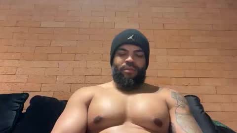 Snapshot of blackmacauly chatting on 11/05/25, 10:32 Macauly online show from 11/05/25, 10:32