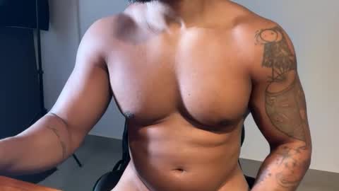 Snapshot of blackmacauly chatting on 05/09/26, 12:43 Macauly online show from 05/09/26, 12:43