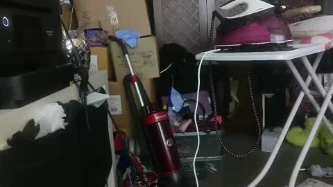 Snapshot of blackmanluv chatting on 01/13/25, 01:28 Me and her online show from 01/13/25, 01:28