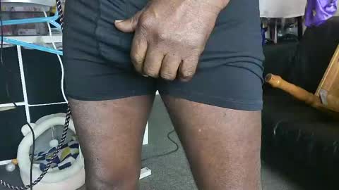 Snapshot of blackmanluv chatting on 02/21/25, 03:10 Me and her online show from 02/21/25, 03:10