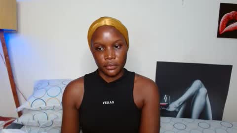 Smiley sylivia online show from 09/17/25, 04:36