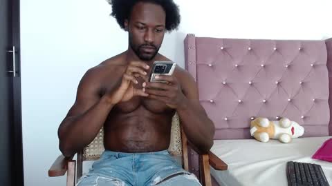 Twtter 1MikeBeckford            Onlyfns beckfordmike online show from 01/28/25, 12:43