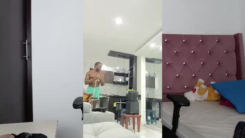 Twtter 1MikeBeckford            Onlyfns beckfordmike online show from 02/24/25, 01:24