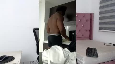 Twtter 1MikeBeckford            Onlyfns beckfordmike online show from 11/08/25, 10:59