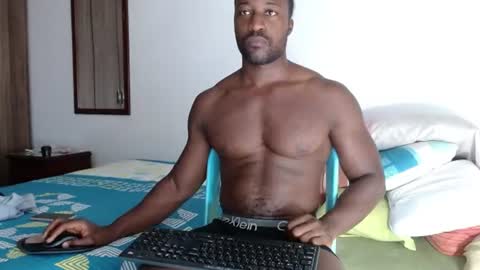 Twtter 1MikeBeckford            Onlyfns beckfordmike online show from 07/18/26, 11:36