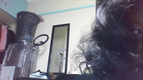 Snapshot of blackprincess25 chatting on 10/08/25, 01:36 Lorraine online show from 10/08/25, 01:36