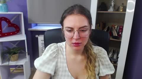 Z O E Y online show from 01/30/25, 08:54