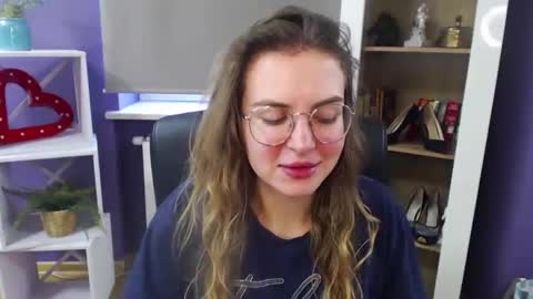 Z O E Y online show from 02/03/25, 09:08