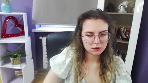 Z O E Y online show from 02/11/25, 11:54