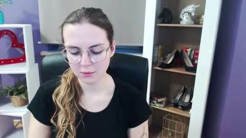 Z O E Y online show from 03/04/25, 05:32