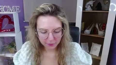 Z O E Y online show from 01/15/26, 05:45