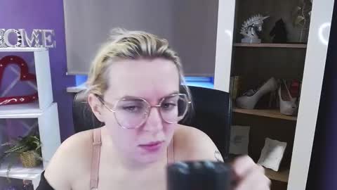 Z O E Y online show from 03/05/26, 06:20