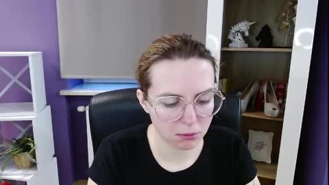 Z O E Y online show from 04/07/26, 04:35