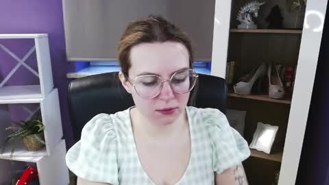 Z O E Y online show from 04/13/26, 04:40