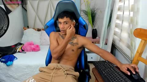 Snapshot of blacksex_boy chatting on 12/05/24, 07:06 Marlon online show from 12/05/24, 07:06