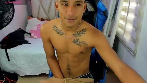 Snapshot of blacksex_boy chatting on 12/06/24, 02:49 Marlon online show from 12/06/24, 02:49