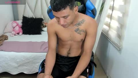 Snapshot of blacksex_boy chatting on 12/27/24, 06:10 Marlon online show from 12/27/24, 06:10