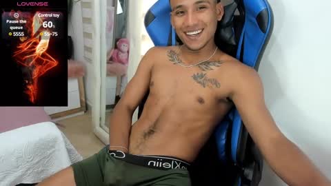 Snapshot of blacksex_boy chatting on 01/27/25, 05:15 Marlon online show from 01/27/25, 05:15