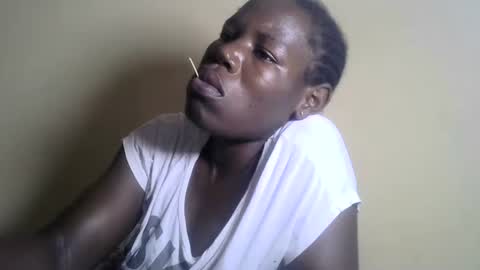 Snapshot of blacksexygal chatting on 02/12/25, 05:26 SARAH online show from 02/12/25, 05:26