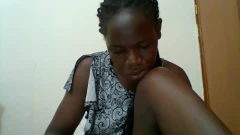 Snapshot of blacksexygal chatting on 10/16/25, 02:56 SARAH online show from 10/16/25, 02:56