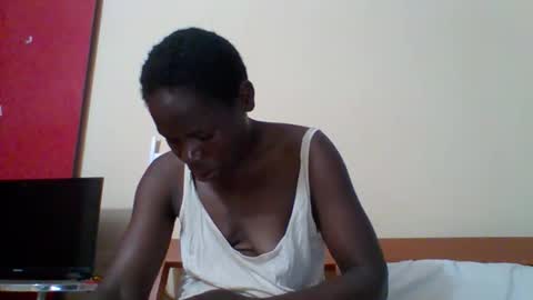 Snapshot of blacksexygal chatting on 05/09/26, 06:35 SARAH online show from 05/09/26, 06:35