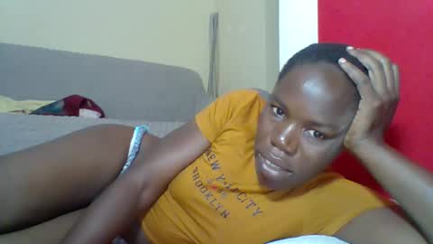 Snapshot of blacksexygal chatting on 05/18/26, 10:04 SARAH online show from 05/18/26, 10:04