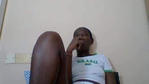 Snapshot of blacksexygal chatting on 06/27/26, 06:46 SARAH online show from 06/27/26, 06:46
