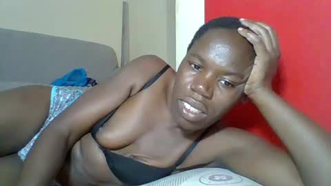 Snapshot of blacksexygal chatting on 06/28/26, 08:15 SARAH online show from 06/28/26, 08:15
