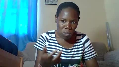 Snapshot of blacksexygal chatting on 07/04/26, 09:15 SARAH online show from 07/04/26, 09:15