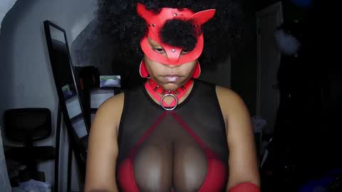 Queen Siren online show from 12/10/24, 01:43