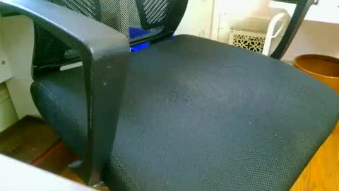 Aqua online show from 11/07/25, 04:18