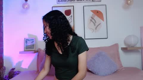 Snapshot of blackvelvetx69 chatting on 11/14/25, 01:32 blackvelvetx69 online show from 11/14/25, 01:32