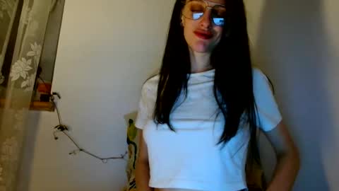 Snapshot of blacky_berry chatting on 05/19/26, 10:49 Ivy online show from 05/19/26, 10:49