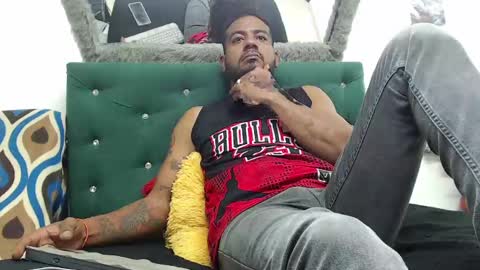 Snapshot of blade_foxx chatting on 01/06/25, 03:20 Richard online show from 01/06/25, 03:20